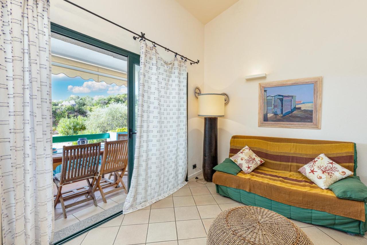 Casa Vacanze Baia Del Faro Palau Bagian luar foto