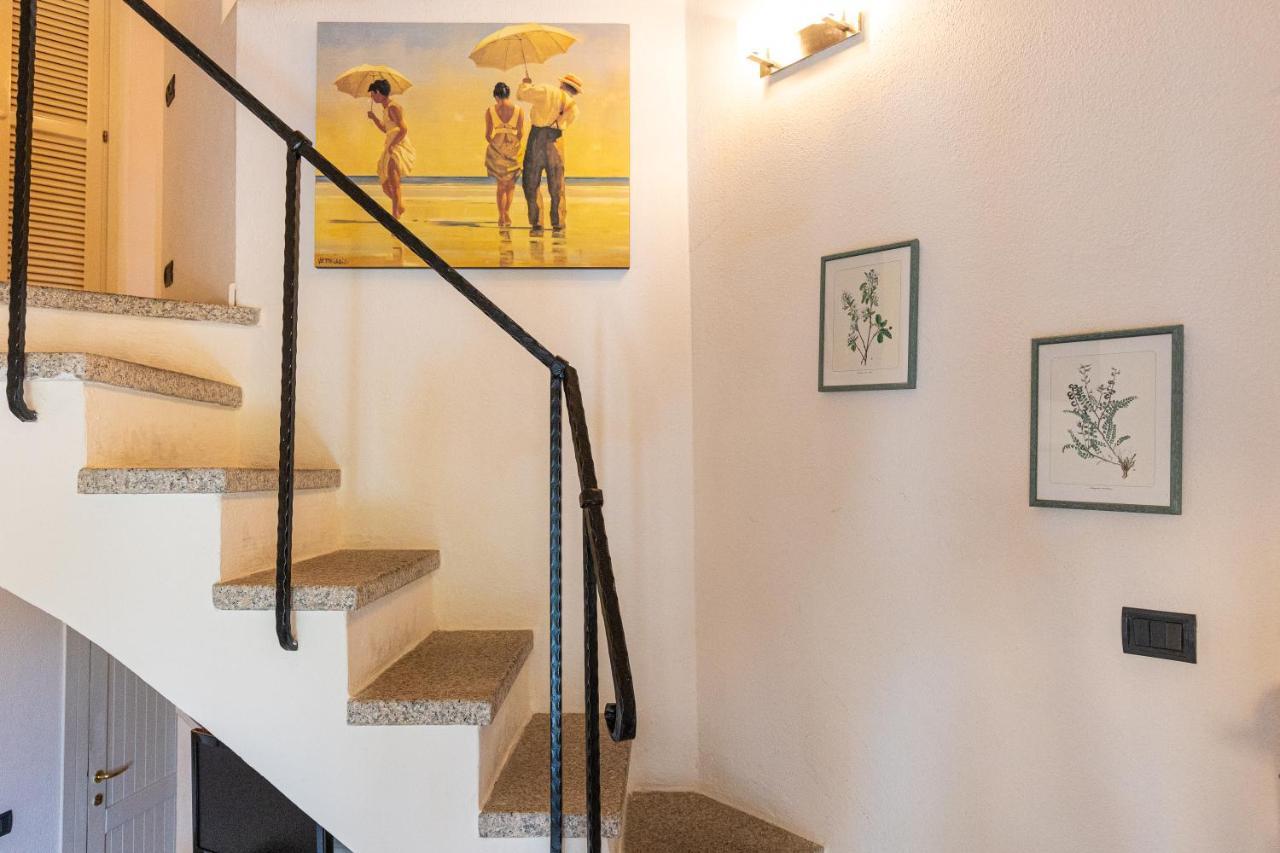 Casa Vacanze Baia Del Faro Palau Bagian luar foto