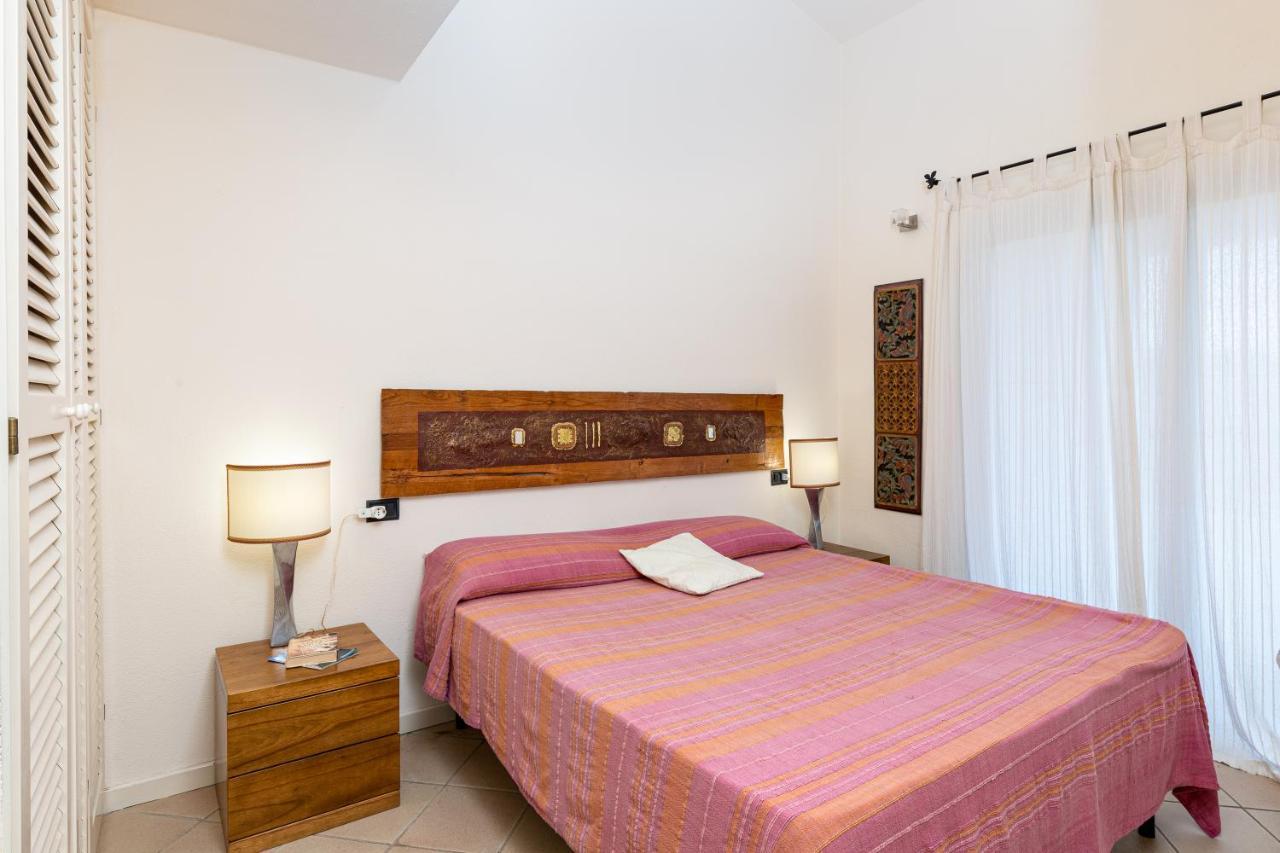 Casa Vacanze Baia Del Faro Palau Bagian luar foto